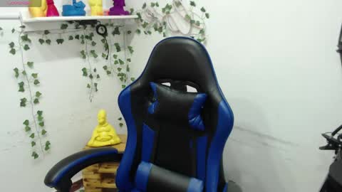 _sharlotte777 online show from May 1, 4:56 pm