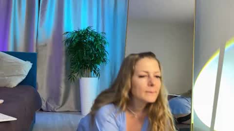 Jane online show from November 30, 8:21 am