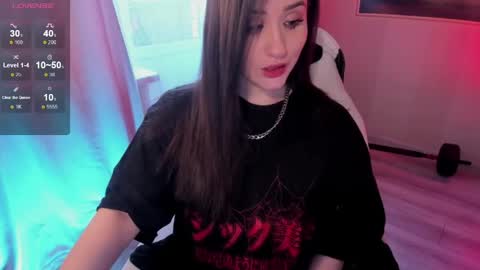 _sserendipityy_ online show from March 6, 11:31 am