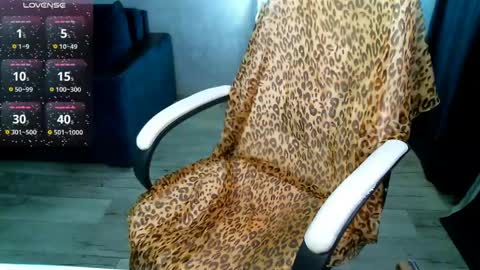 Milana   welcome to my world  online show from May 21, 8:21 am