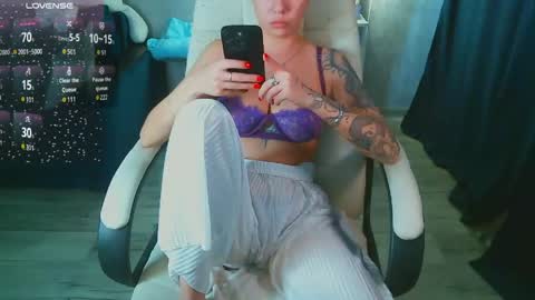 Milana   welcome to my world  online show from March 6, 7:40 am