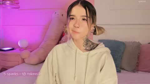 _tammarra_ online show from February 17, 6:51 pm