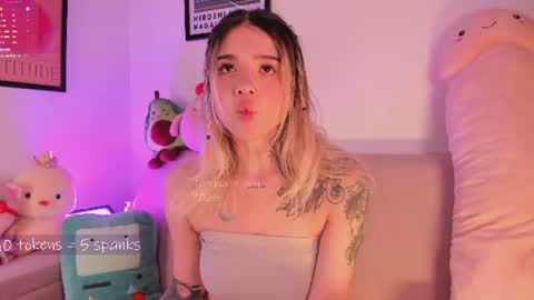 _tammarra_ online show from July 30, 1:34 pm