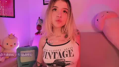 _tammarra_ online show from June 27, 3:01 am
