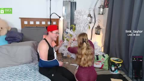 Link Taylor online show from December 27, 10:59 pm