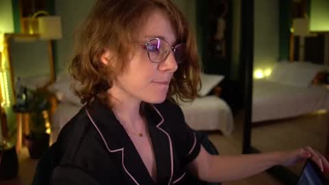 Snapshot of _the_sun_ chatting on February 28, 10:06 pm Evi online show from February 28, 10:06 pm