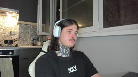 _torfin_ online show from January 17, 6:54 pm