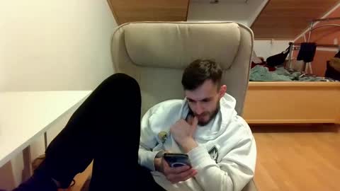 Snapshot of _v_l_a_d_ chatting on February 17, 11:54 pm Vlad online show from February 17, 11:54 pm