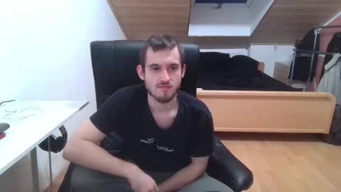 Snapshot of _v_l_a_d_ chatting on October 17, 10:47 pm Vlad online show from October 17, 10:47 pm