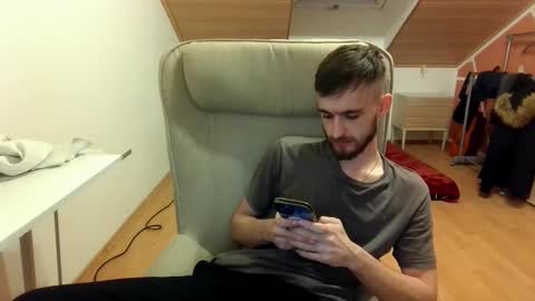 Snapshot of _v_l_a_d_ chatting on February 1, 9:40 pm Vlad online show from February 1, 9:40 pm