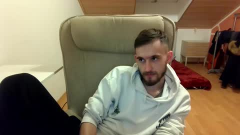 Snapshot of _v_l_a_d_ chatting on February 1, 6:29 pm Vlad online show from February 1, 6:29 pm