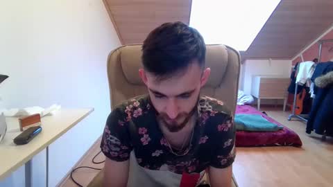 Snapshot of _v_l_a_d_ chatting on February 6, 2:58 pm Vlad online show from February 6, 2:58 pm