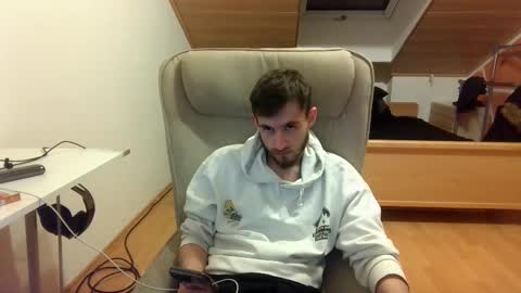 Snapshot of _v_l_a_d_ chatting on March 12, 7:47 pm Vlad online show from March 12, 7:47 pm