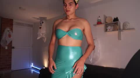 Anastasia Vahos online show from October 30, 7:25 pm