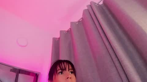 _valeria_saenz_ online show from July 3, 3:33 am