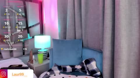 _valeria_saenz_ online show from April 30, 2:27 am