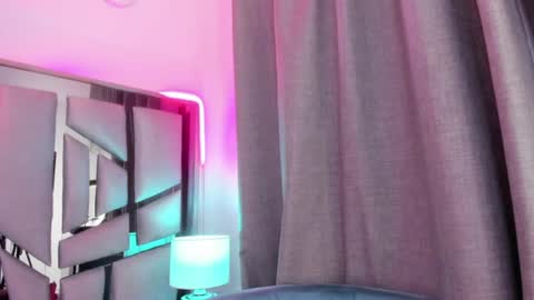 _valeria_saenz_ online show from June 25, 3:25 am