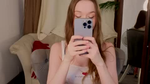 Violet online show from March 6, 8:37 pm