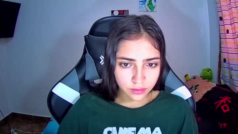 Violeta online show from December 18, 3:33 pm