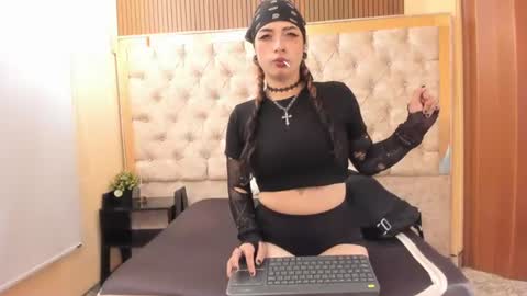 _weird_sativa online show from June 17, 4:17 am