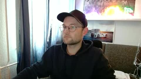 _whoisthatguy_ online show from May 18, 3:07 pm