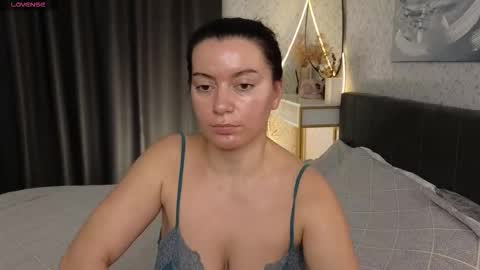 Jasmine online show from November 25, 8:02 am