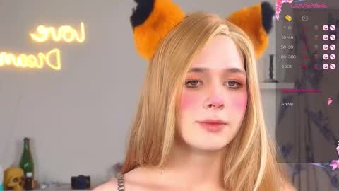 LITTLE FOX online show from October 22, 4:19 pm