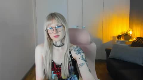 Emy online show from May 16, 6:17 pm