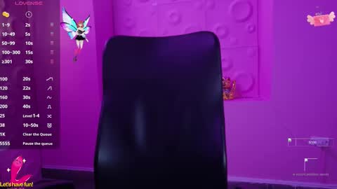 Yuyi online show from November 10, 12:30 pm