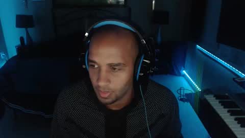 a4orce online show from December 3, 1:04 am