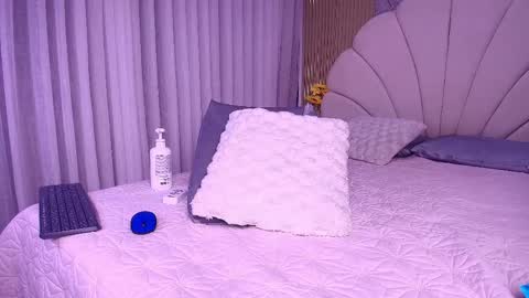 Aisha online show from May 20, 12:11 pm