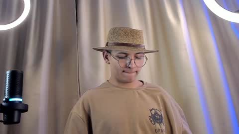 alejo online show from February 4, 7:07 am