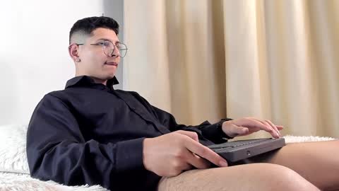 alejo online show from February 8, 9:35 am