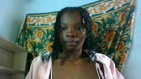 aadienne online show from June 16, 11:36 am