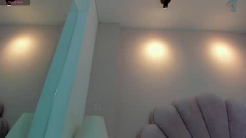 Snapshot of aalana_sweet chatting on October 19, 11:37 am aalana_sweet online show from October 19, 11:37 am