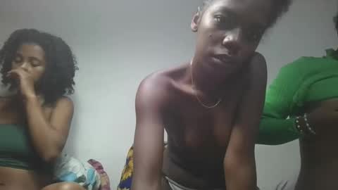 aangevelo online show from December 17, 12:17 am