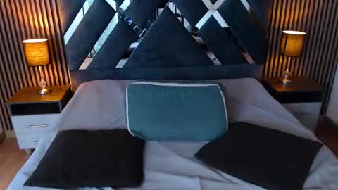 Snapshot of aaron_blink1 chatting on September 18, 5:28 pm Aaron online show from September 18, 5:28 pm