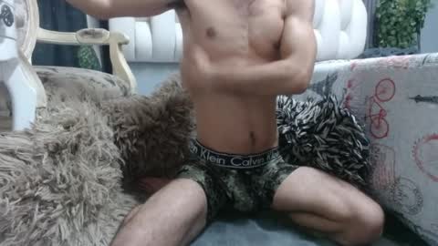 aaron_jones_1 online show from May 17, 3:38 am