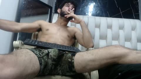 aaron_jones_1 online show from May 26, 2:01 pm