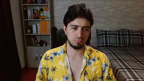 Aaron online show from February 8, 8:01 pm