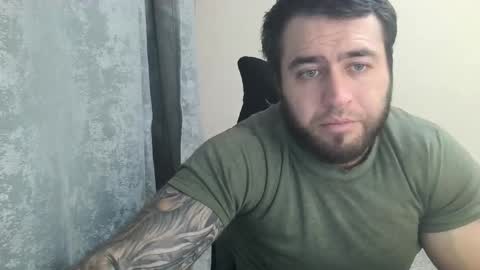 Snapshot of aaron_royal chatting on October 25, 5:24 pm Davin tayl online show from October 25, 5:24 pm