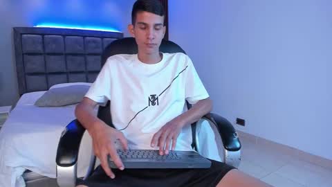 Aaron online show from March 18, 8:26 pm