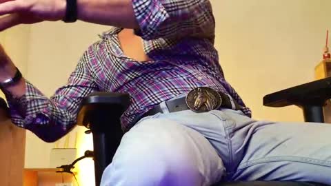 Aaron online show from April 25, 3:08 am