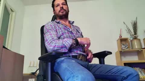 Aaron online show from April 30, 7:52 pm