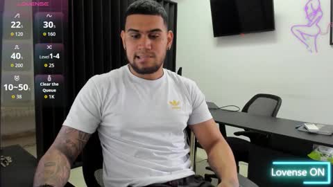 ig aaron hunter123 online show from March 4, 5:43 pm