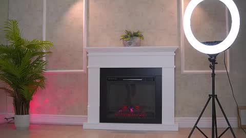 Snapshot of abbela_white chatting on September 22, 5:55 am Alexa online show from September 22, 5:55 am