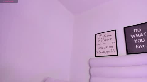 abbey_walker online show from April 28, 11:36 am