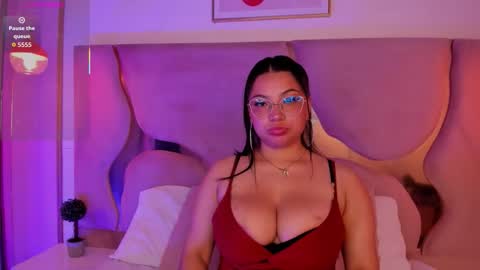 abbiejones_ online show from November 12, 2:30 pm