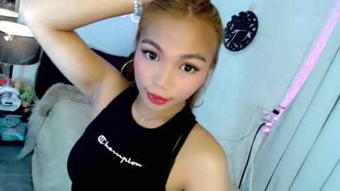 abby_luxpinay online show from December 16, 2:08 am