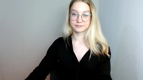 Snapshot of abbymoore__ chatting on March 12, 12:36 pm Abby Lovense is active online show from March 12, 12:36 pm